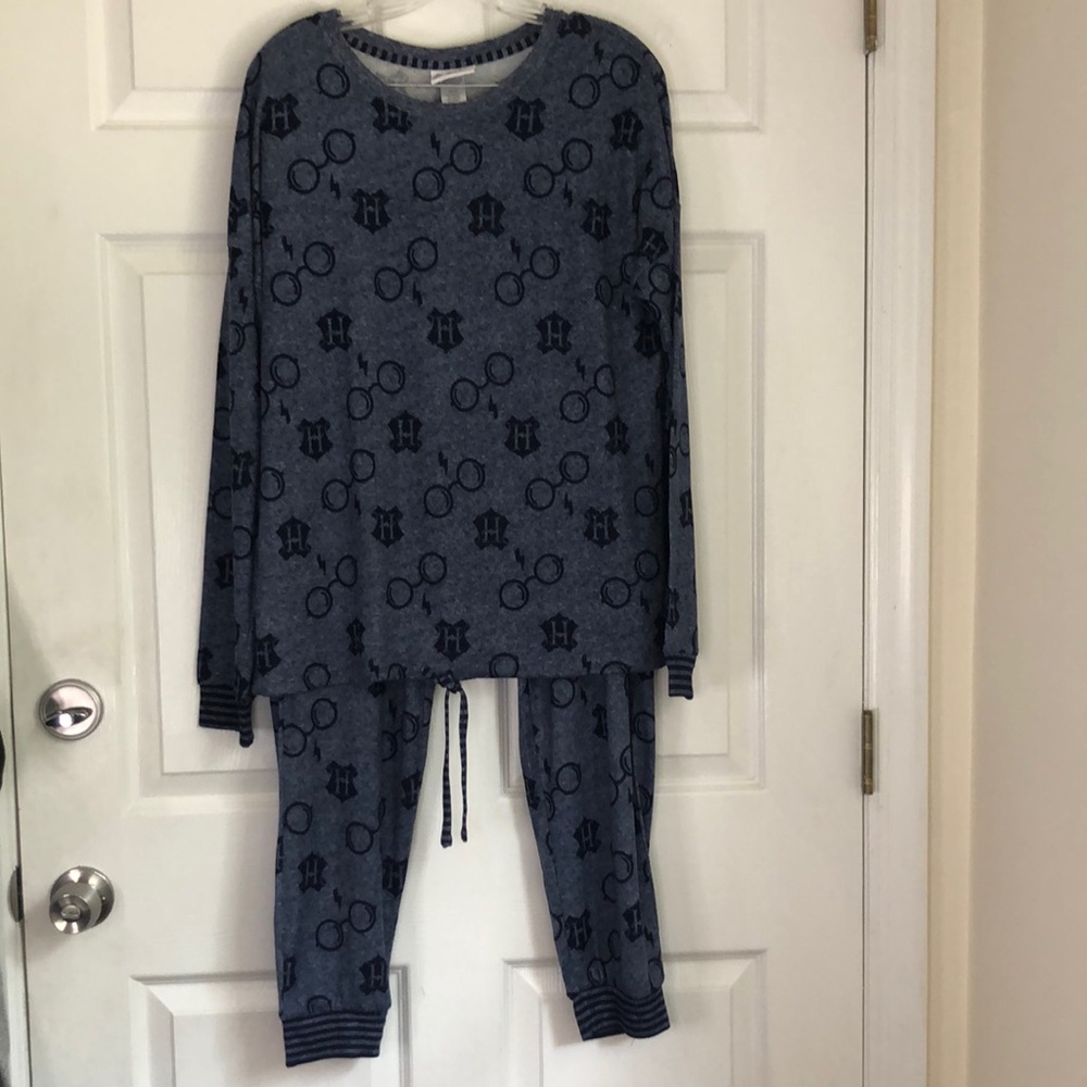 Wizarding World 2 Piece Cozy Pajama Set Harry Potter Navy blue sz Medium